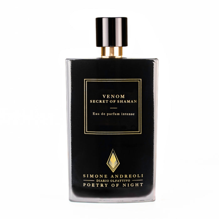 Simone Andreoli - Venom - Secret of Shaman Parfumflakon mit schwarzem, glänzendem Design und goldener Schrift auf weißem Hintergrund