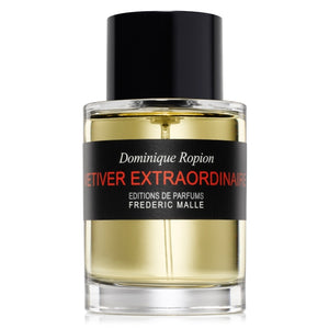 Frédéric Malle - Vétiver Extraordinaire Parfumflakon mit schwarzem Verschluss und dunkelrotem Etikett vor weißem Hintergrund
