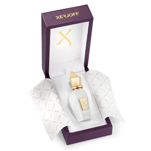 Xerjoff - Spotlight - White on White Flakon mit goldener Verzierung in edler Geschenkbox mit violettem Deckel