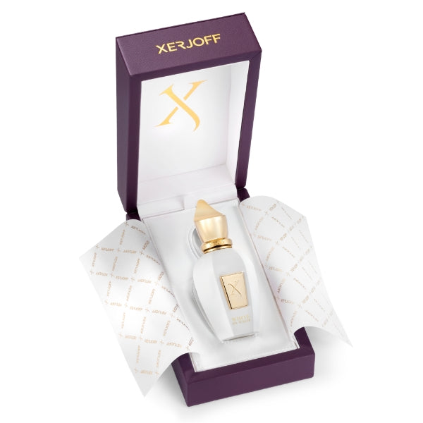 Xerjoff - Spotlight - White on White Flakon mit goldener Verzierung in edler Geschenkbox mit violettem Deckel