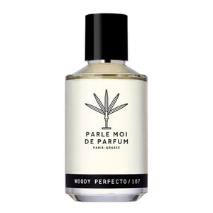 Parle Moi de Parfum - Woody Perfecto / 107 klarer Flakon mit schwarzem Verschluss vor weißem Hintergrund