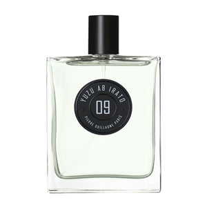 Pierre Guillaume - Yuzu Ab Irato No.9 Parfumflakon mit klarem Glas und schwarzem rundem Etikett vor weißem Hintergrund